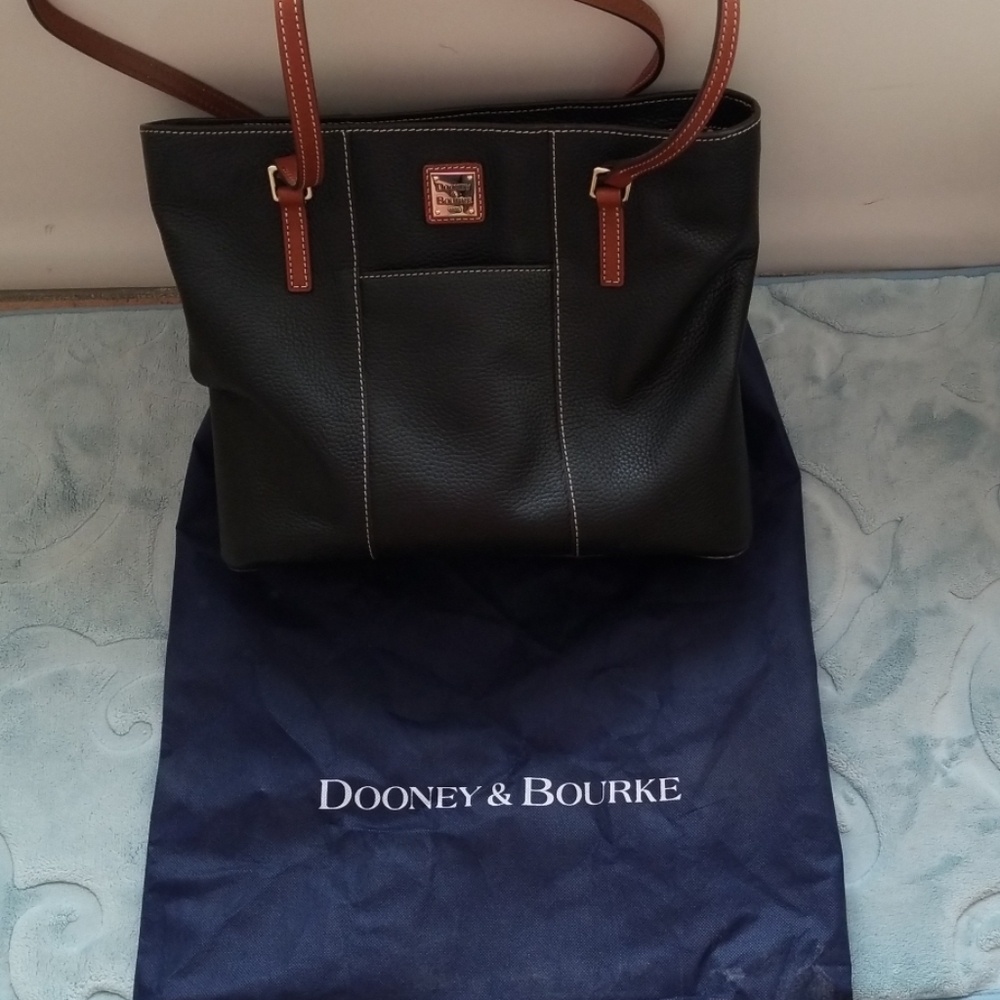Dooney & Bourke like new black and tan tote.